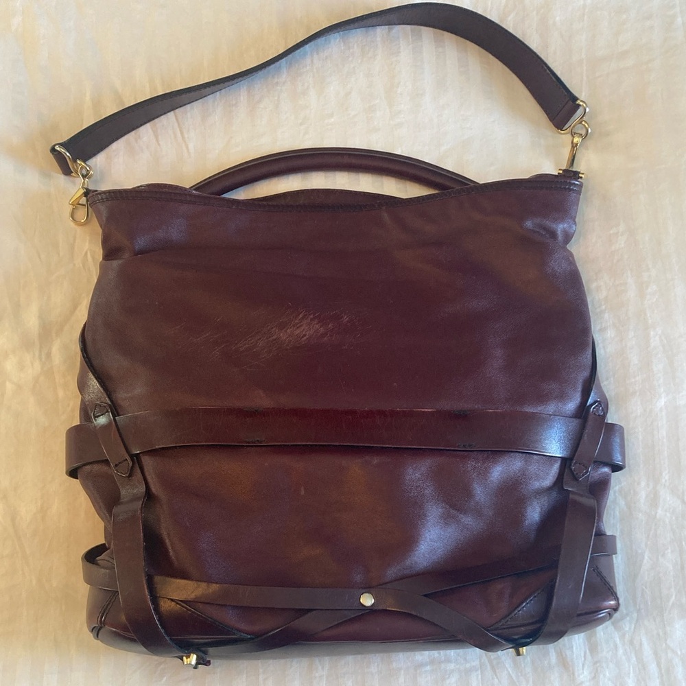 Burberry Bridle Gosford Hobo Bag in Burgundy Lambskin - Picture 7 of 17
